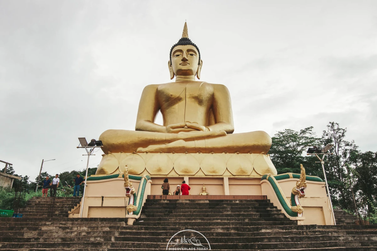 วัดพูสะเหลา (พระพุทธรูปทองคำ)