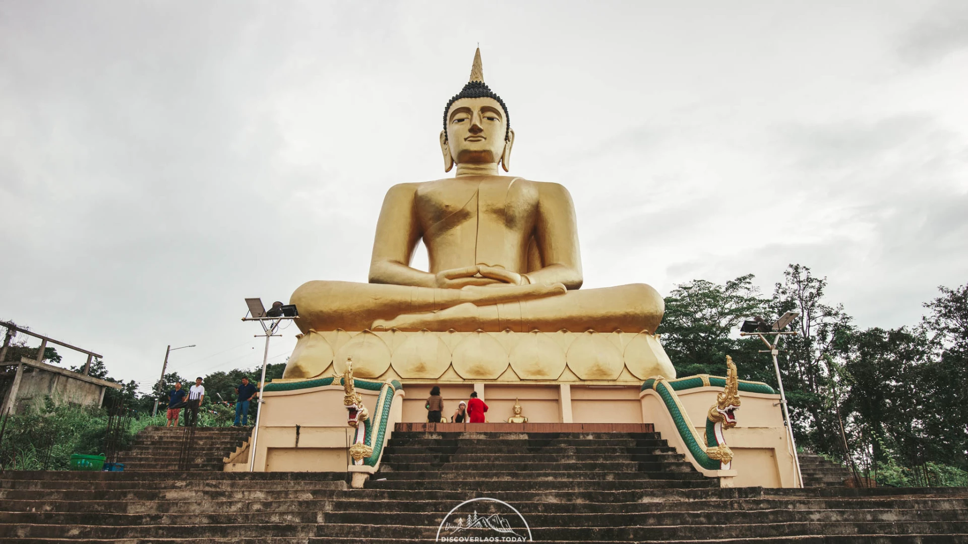 วัดพูสะเหลา (พระพุทธรูปทองคำ)