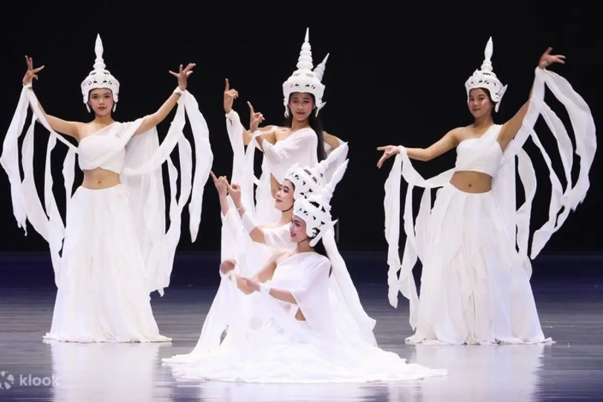 Luang Prabang Buddha's Light Stage Show