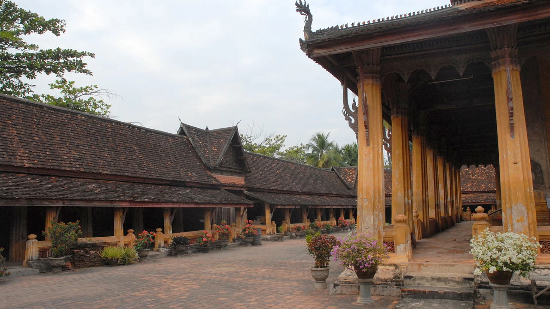 Sisaket Temple