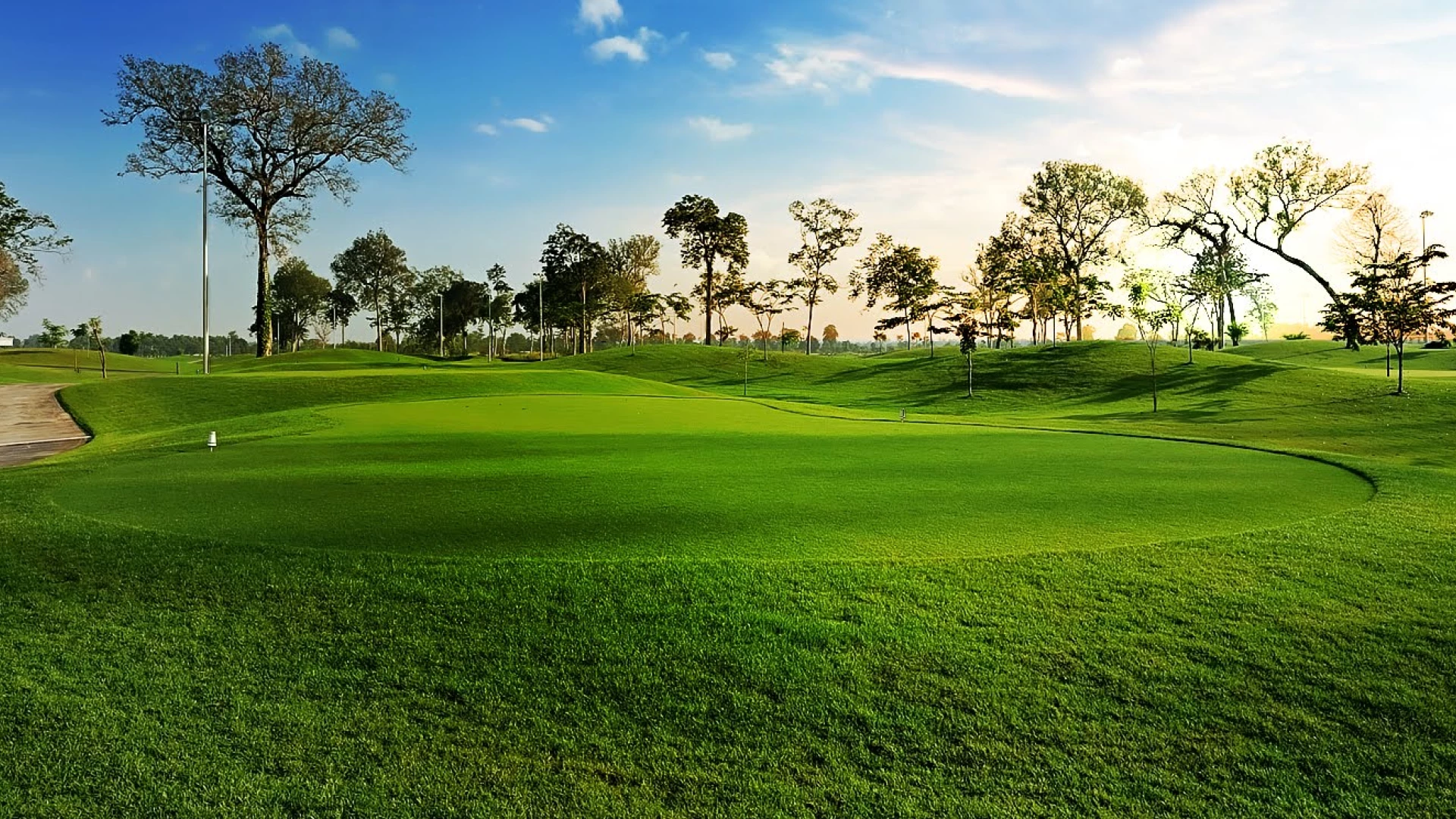 Long Vien Golf Club in Vientiane