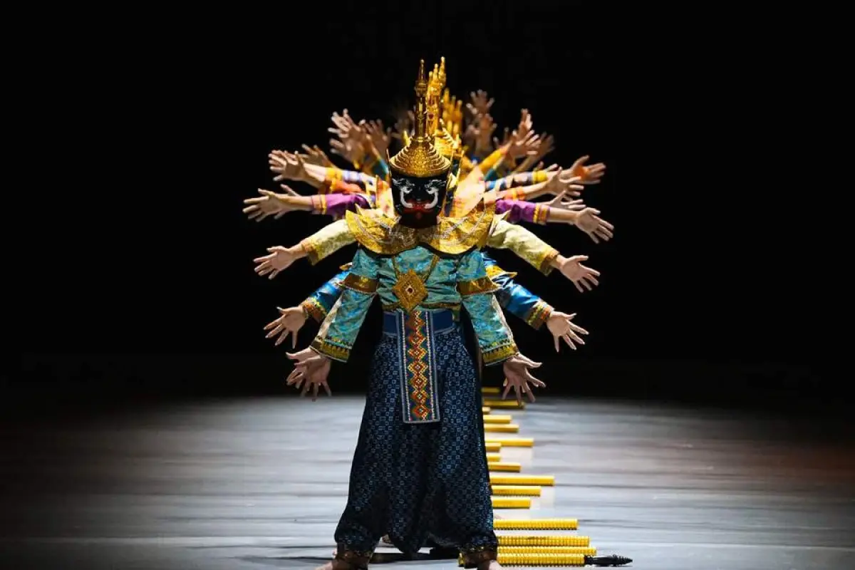 Luang Prabang Buddha's Light Stage Show