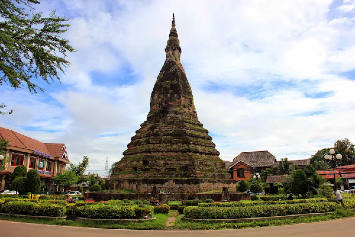 That Dam Stupa