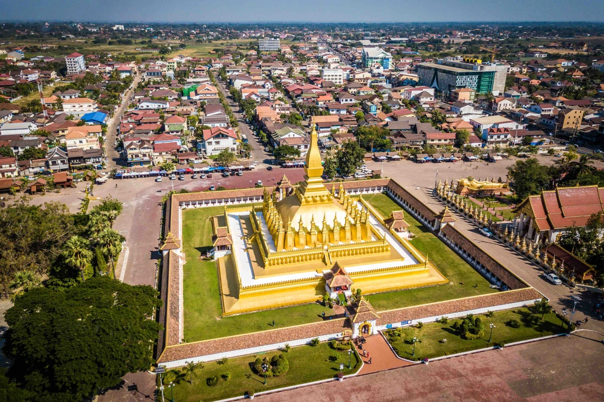 塔銮佛塔（PHA THAT LUANG STUPA）