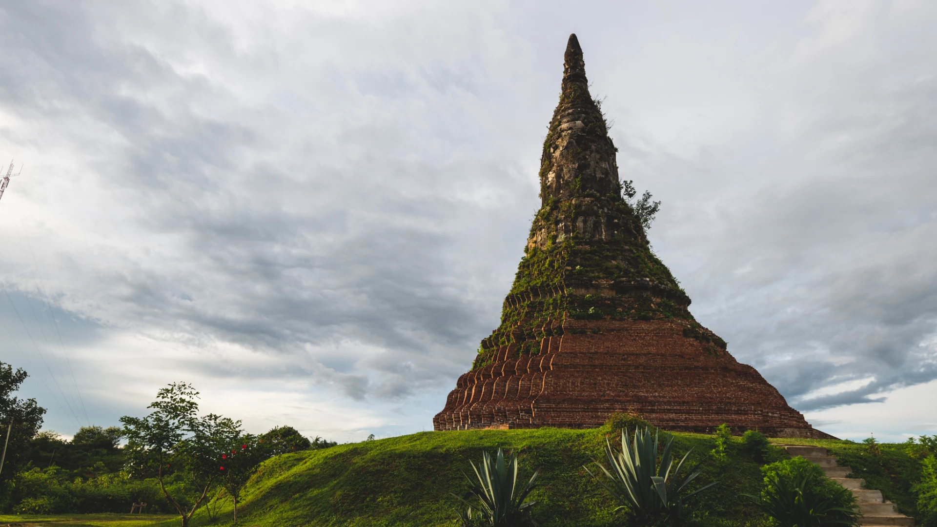 That Foun Stupa