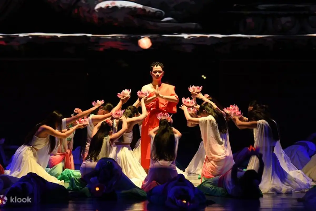 Luang Prabang Buddha's Light Stage Show