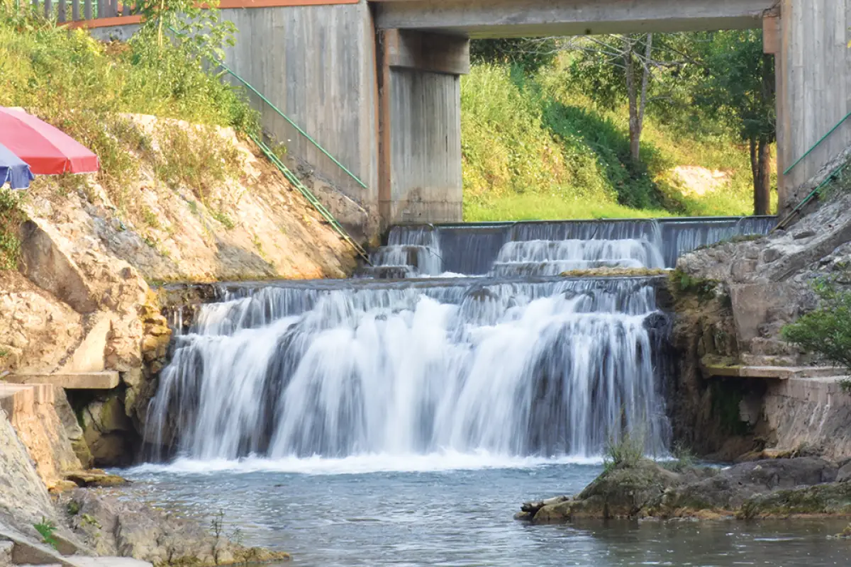 Phouphetphoukham Fall