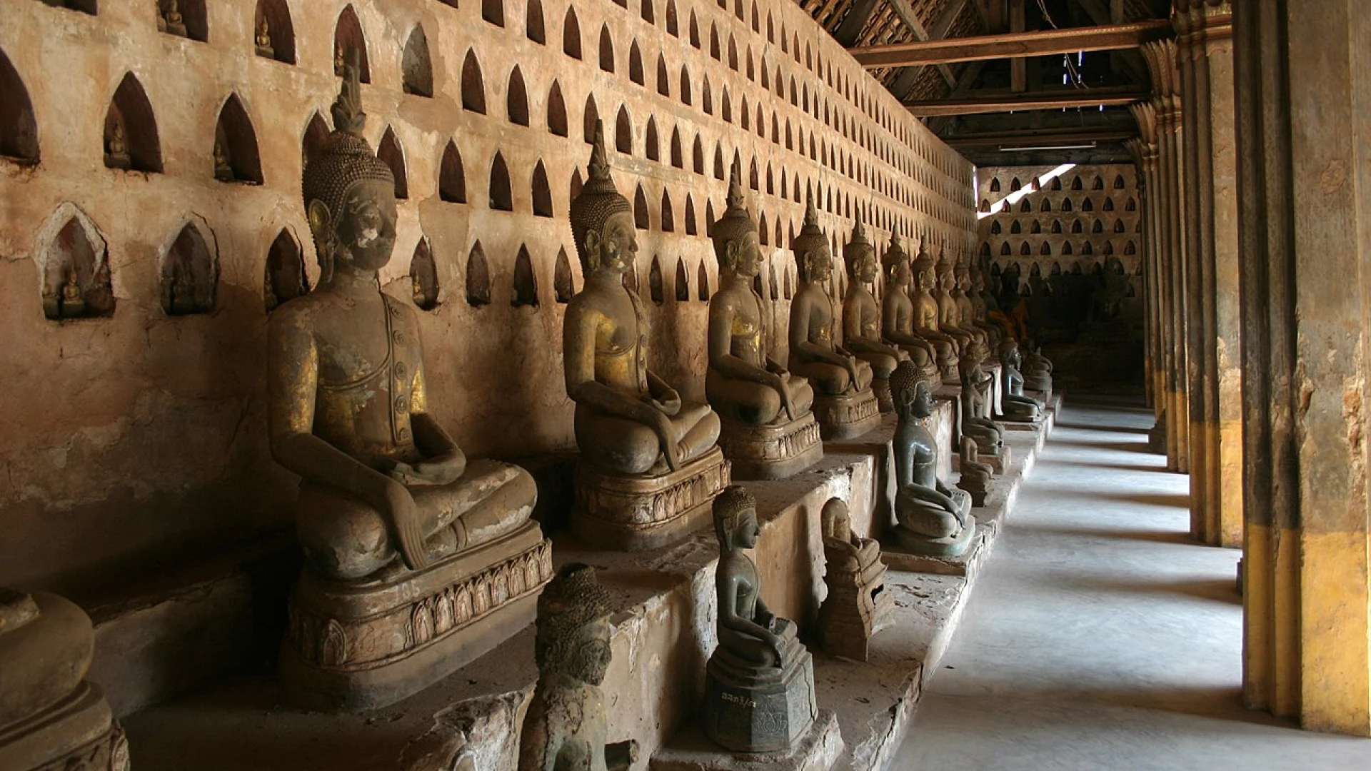 Sisaket Temple