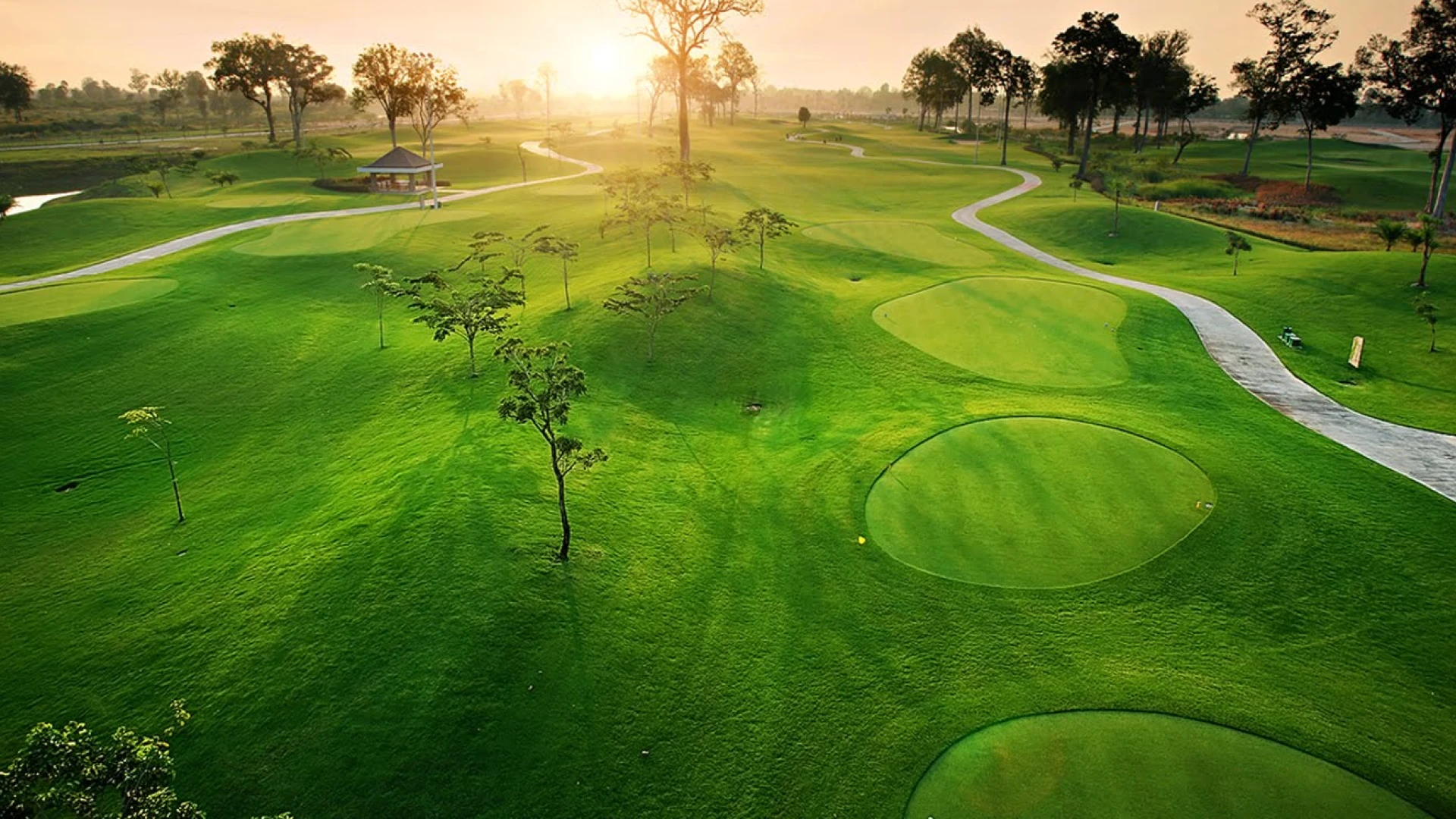 Long Vien Golf Club in Vientiane