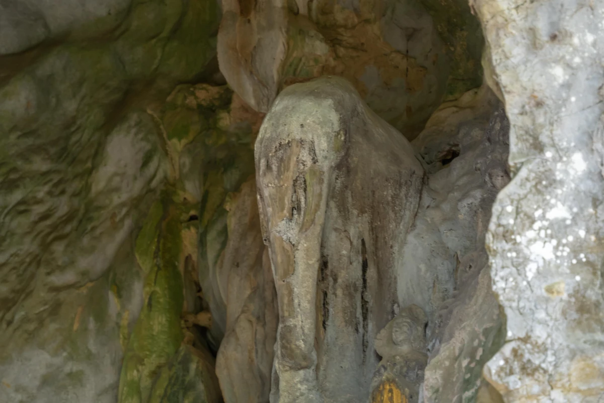 Tham Xang Cave (Elephant Cave)