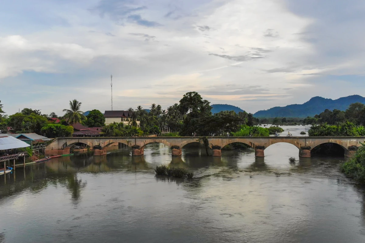 The famous Don Det and Don Khone Bridge