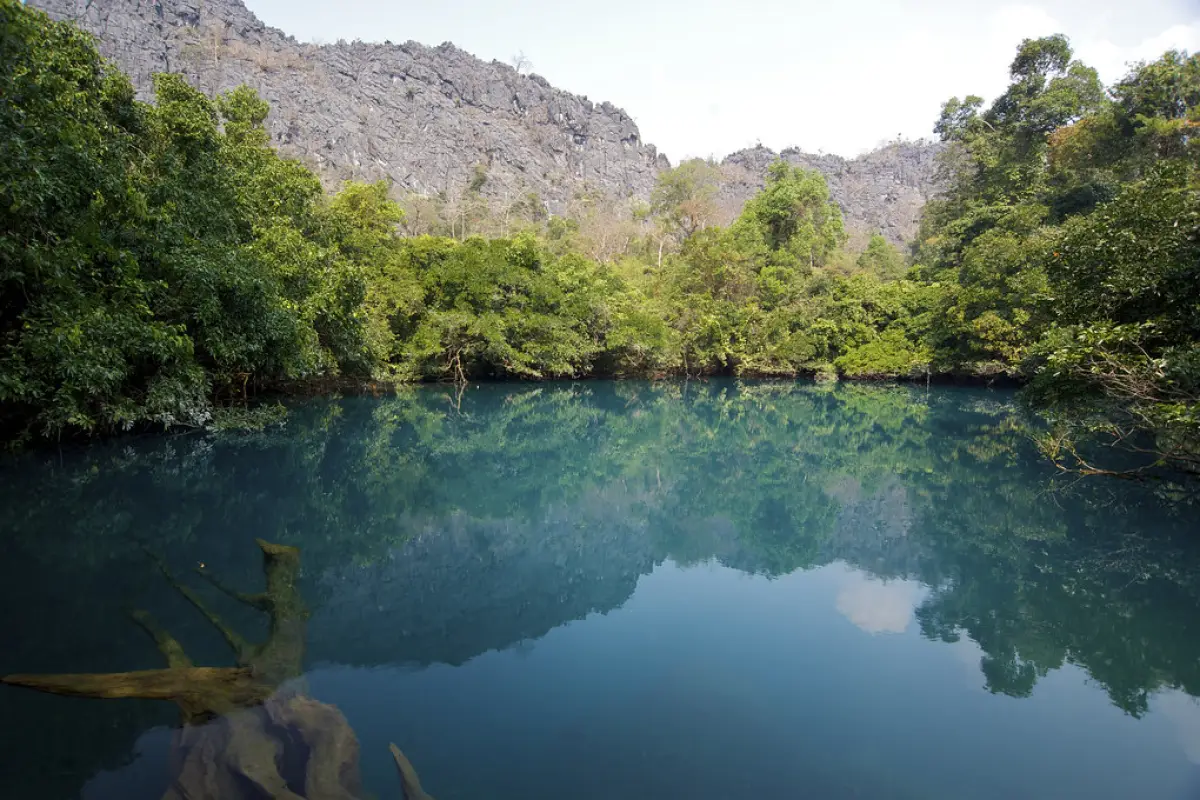 孔岭湖（KONG LENG LAKE）