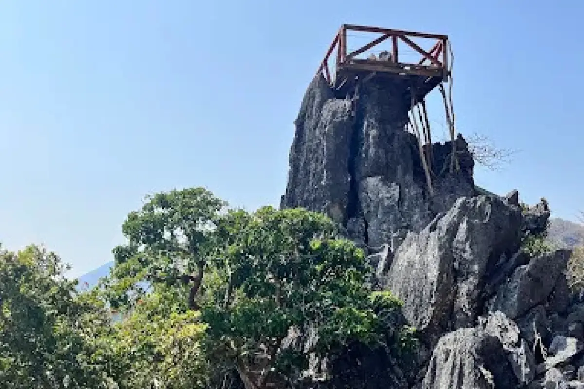 Sleeping Lady Peak View-Point