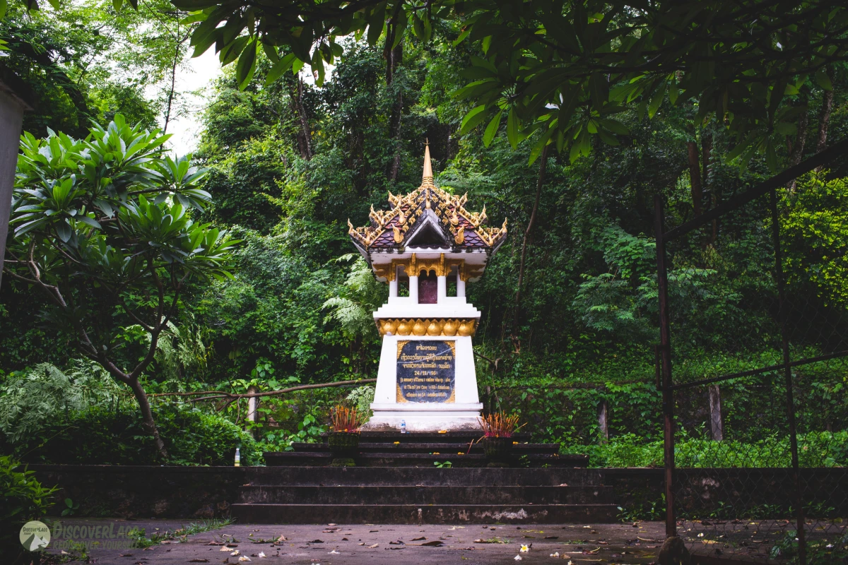 Tham Piew (Piew Cave)