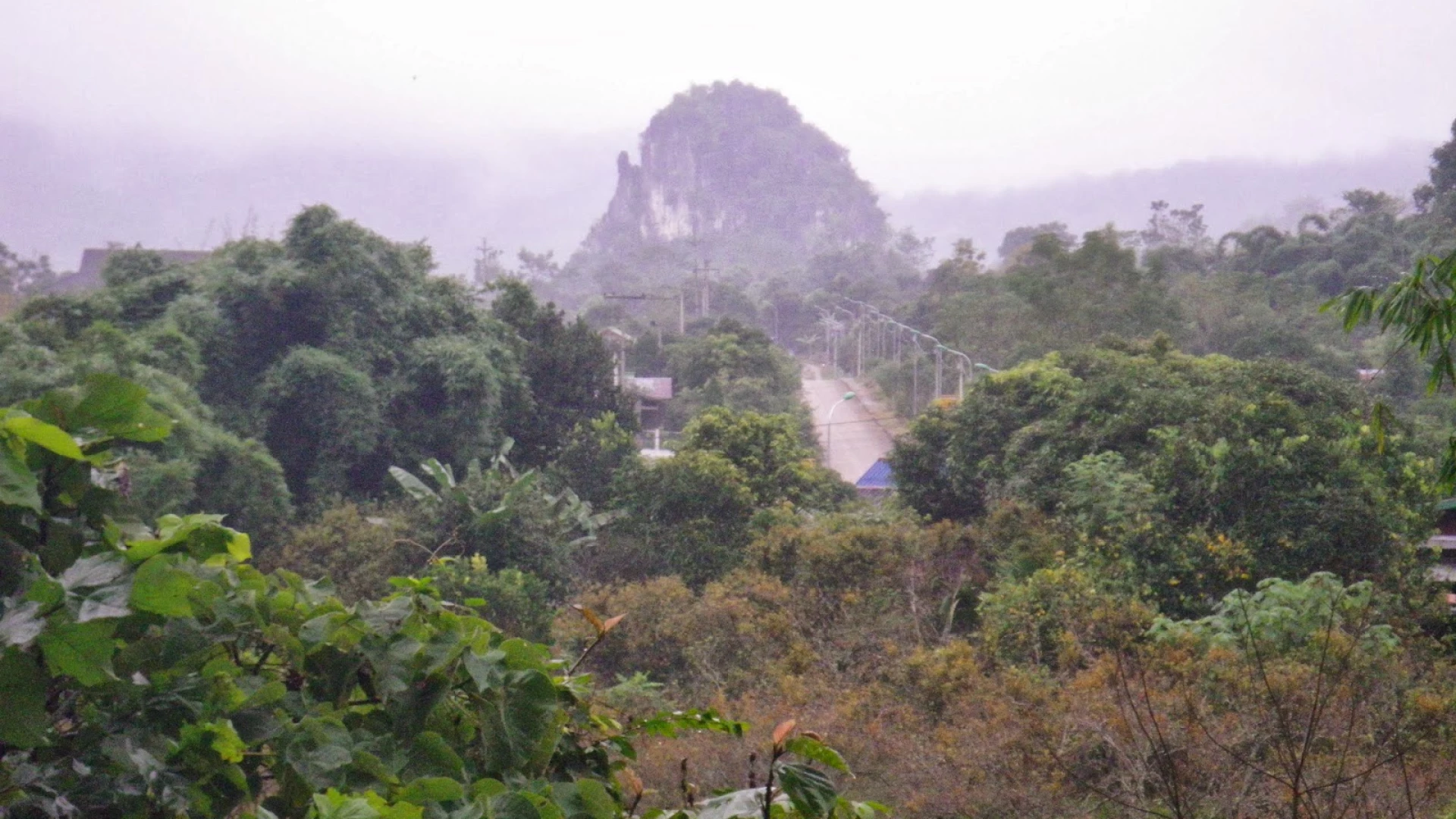 Viengxay Caves