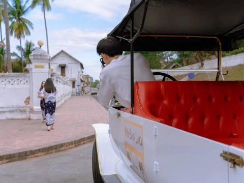 Luang Prabang City Sightseeing Tour with an Electric Vintage Car