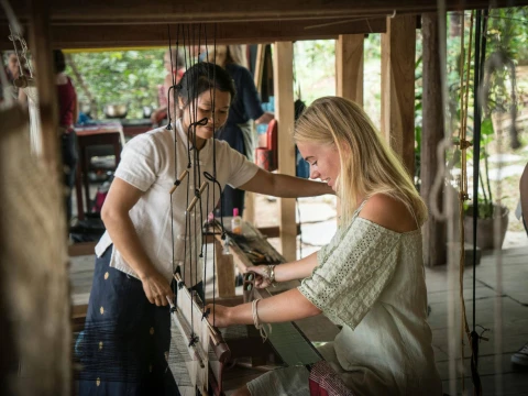 ประสบการณ์การทอผ้าไหม ประสบการณ์การทอผ้าไหม