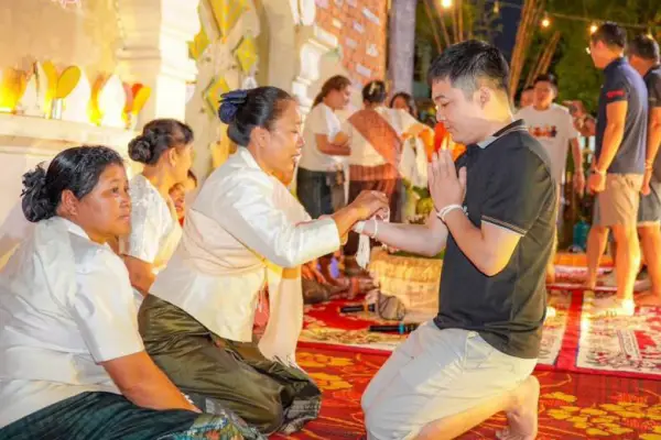 Traditional Offering at Heuanchan Heritage House