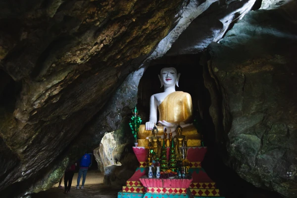 Caving (4 Caves & Blue Lagoon 1)