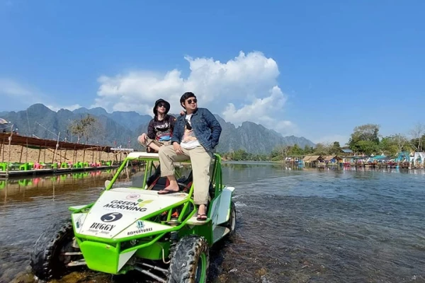 ເຊົ່າລົດບັກກີ້ທີ່ ວັງວຽງ