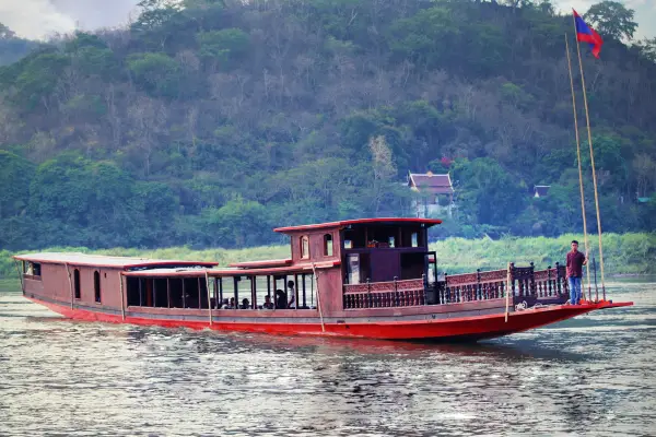 Luang Prabang Pak Ou Lunch Cruise Experience