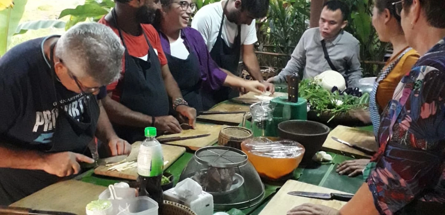 Lao Local Family Cooking and Bring Food To Temple