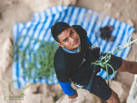 1 ມື້ກັບການຮຽນປີນຜາ 1 ມື້ກັບການຮຽນປີນຜາ